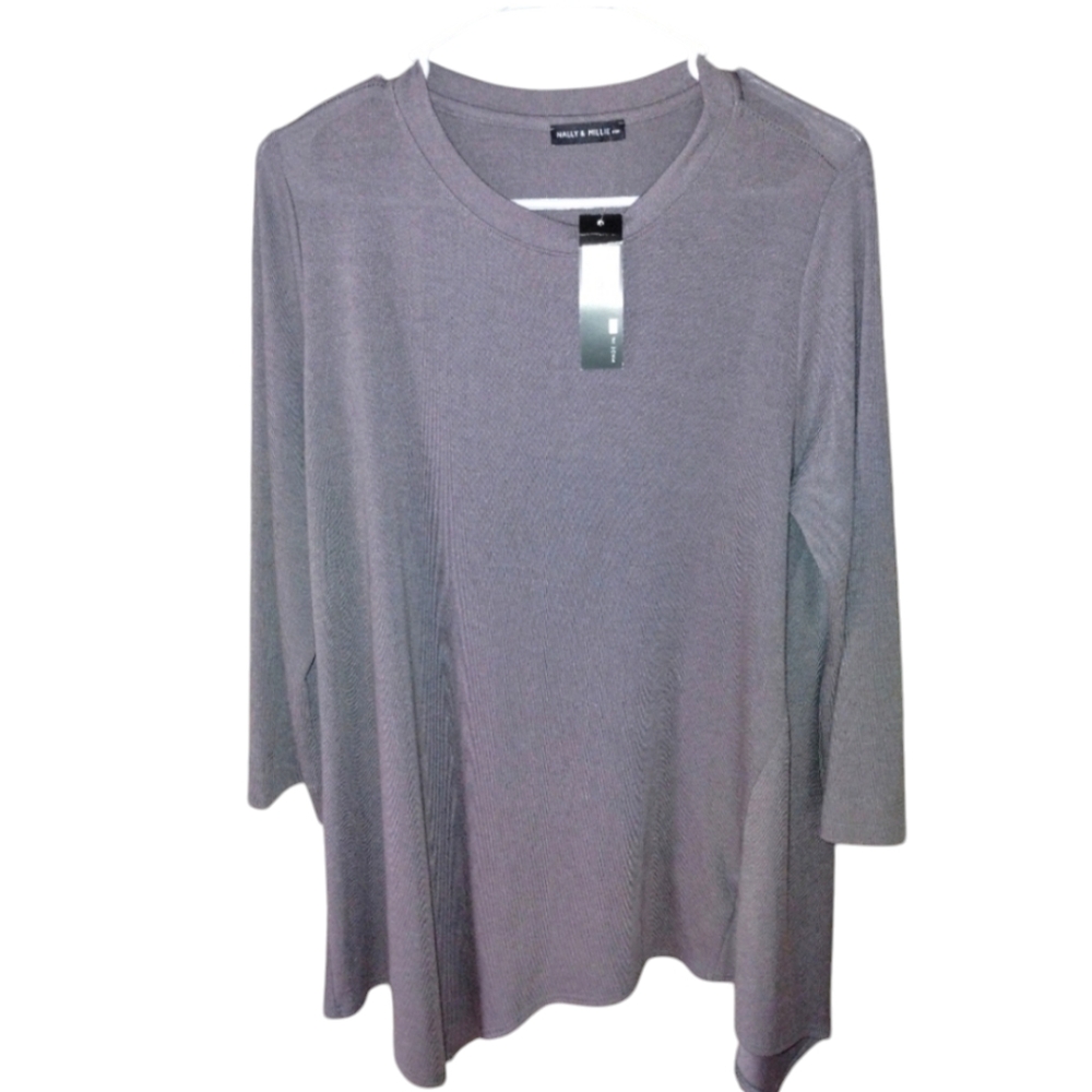 Nally and Millie NWT gray long sleeve loose top, one size, Lightweight Sweater